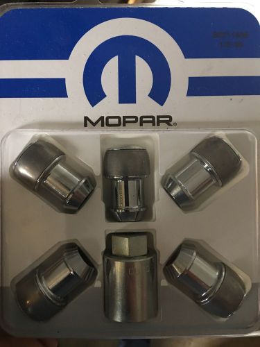 82211405 jeep wrangler liberty oe mopar locking lug nuts new 20x1/2