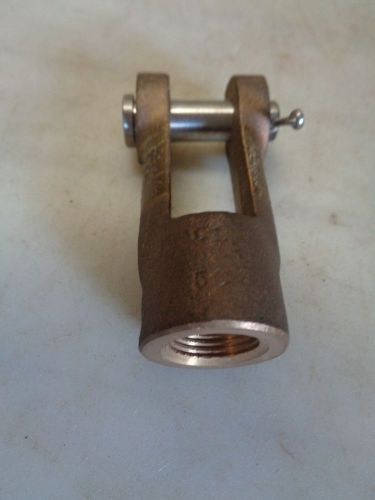 Clevis jaw cl50, 3/4&#034; between jaw 3 1/2&#034;l  3/4&#034; npt
