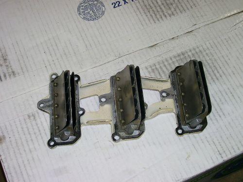 Chrysler force mercury outboard motor reed valve plate w/ reeds f85162  f3a32115
