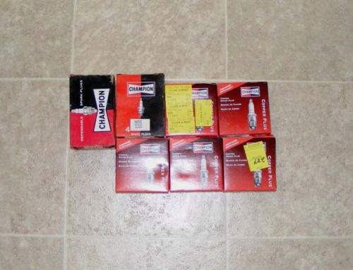 M1291 lot of vintage champion marine spark plugs 34 total plugs