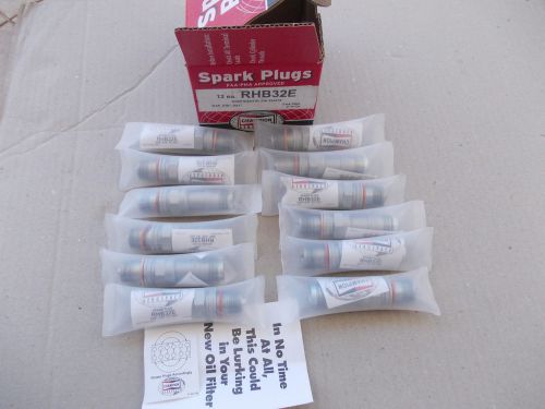 Rhb32e champion spark plugs box 12 pieces new !!!