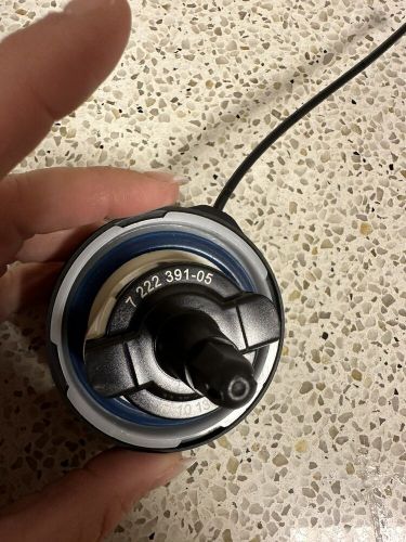 2007-2013 bmw 328i 335i 2008-2013 m3 fuel filler gas lid cap cover 722239105 oem