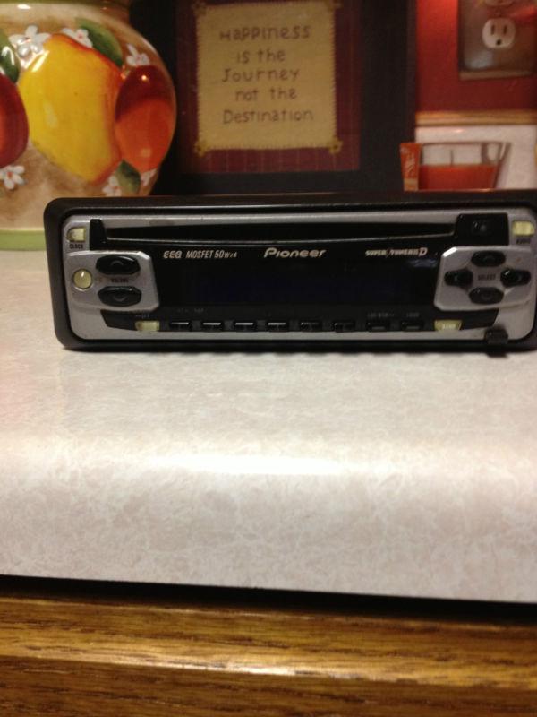 Pioneer deh-1500 in dash stereo cd am fm works