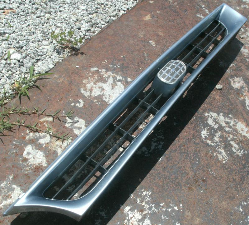 1991 91 1992 92 Geo Prizm Front Grille Grill Assembly with Emblem Light Blue OEM, US $19.99, image 2