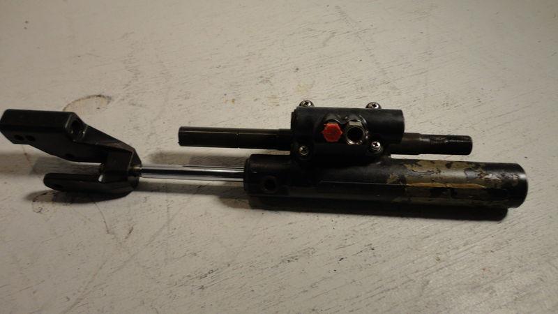 Used volvo penta outboard hydraulic steering cylinder 872215