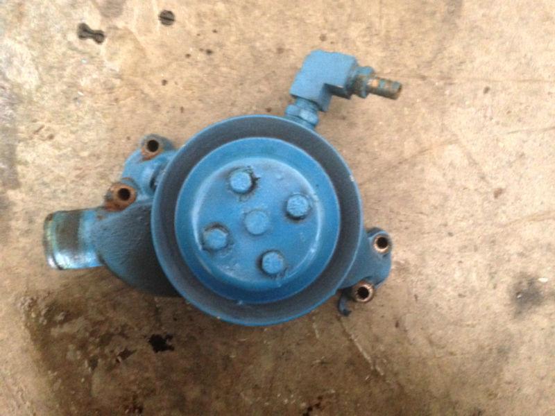 Water pump with pulley crusader 5.7 350 gm 