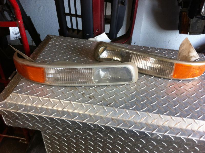 1999-2002 chevy silverado 1500 left & right front parking turn marker light  