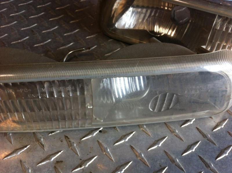 1999-2002 Chevy Silverado 1500 LEFT & RIGHT Front Parking Turn Marker Light , US $20.00, image 2