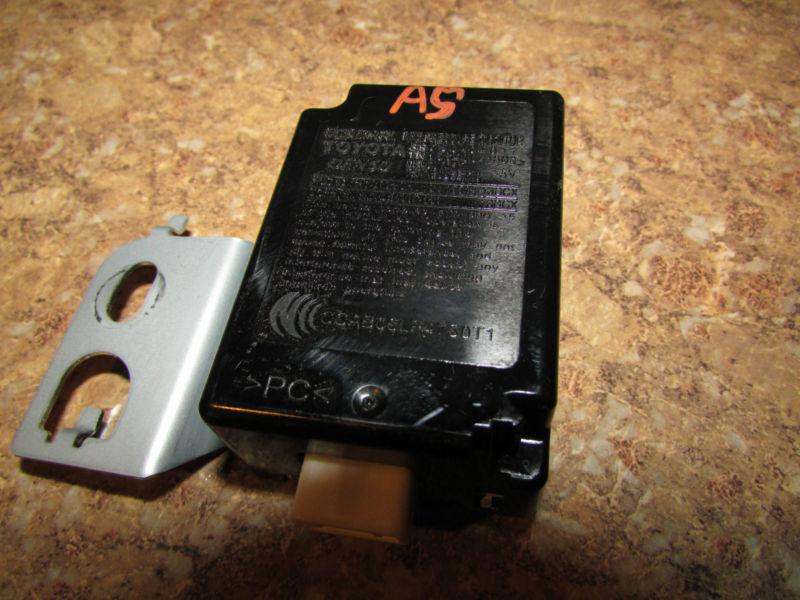 Toyota tacoma truck tire pressure monitor receiveer module sensor 89760-04011