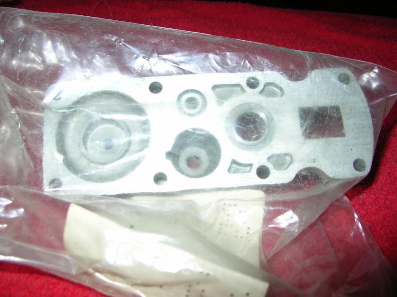 Omc  evinrude/johnson fuel tank inner housing  #302555 free priority shipping!