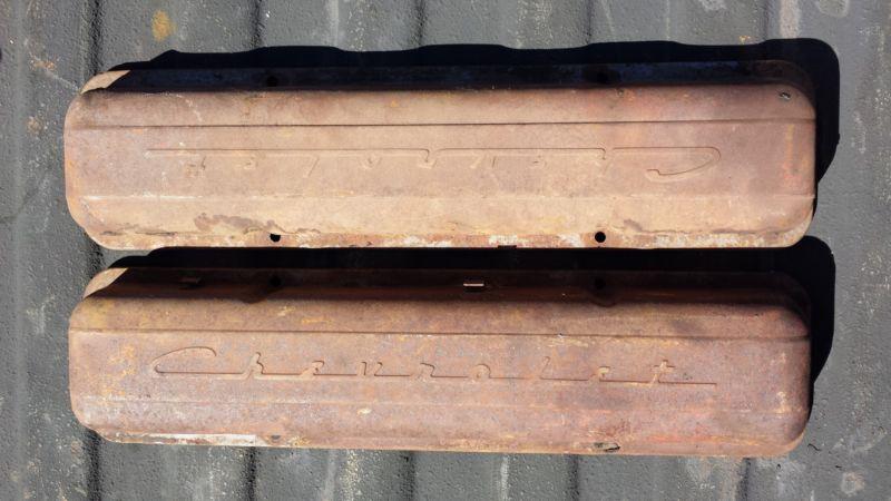 Classic chevrolet small block v8 valve covers