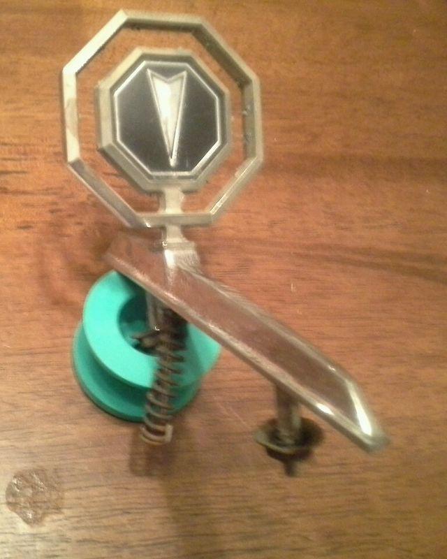 Pontiac bonneville hood ornament