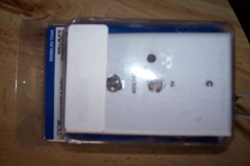 Rv wall plate power supply with satellite jack