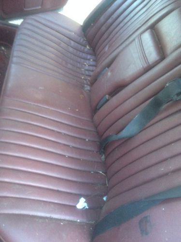 1986 mercedes 300d front bucket seats and readseat burgandy 1987