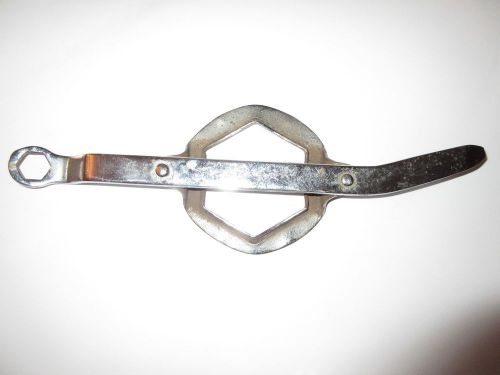 Hubcap wrench for tool kit (and maybe auburn)