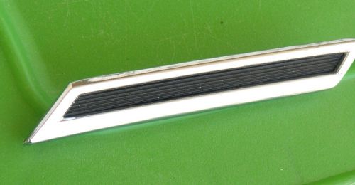Chrysler 300 side trim louver front fender emblem 1968 mopar oem 2785665