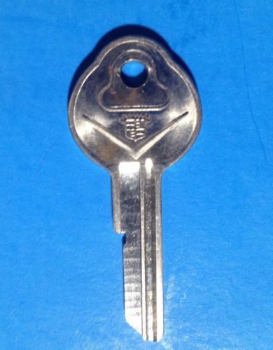 Cadillac crest key blank for all 1967 cadillac trunk/gbox nos oem