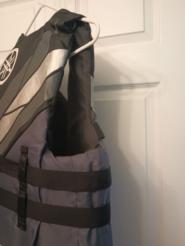 Yamaha 1713 SKI Life Vest Type III Medium Flotation Device 3 Buckle Closer, US $19.99, image 2