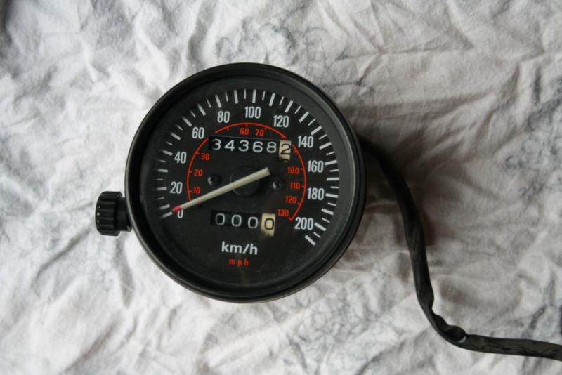 Honda shadow vt500 500 1983 speedometer gauge seedo  ****metric***  in km's