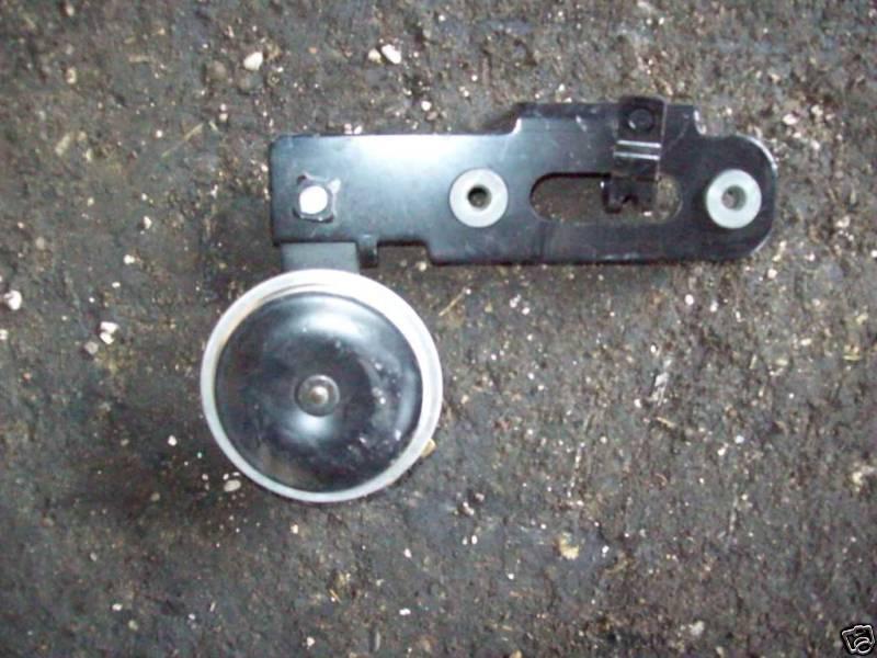 2007 suzuki gsxr750 gsxr-750 horn with bracket 96043