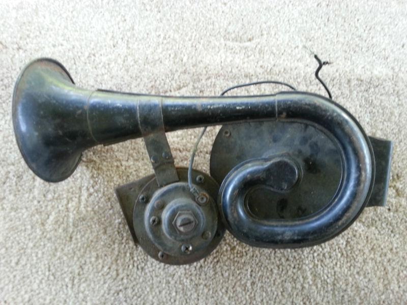 1975 vintage "king of the road" diesel auto horn 