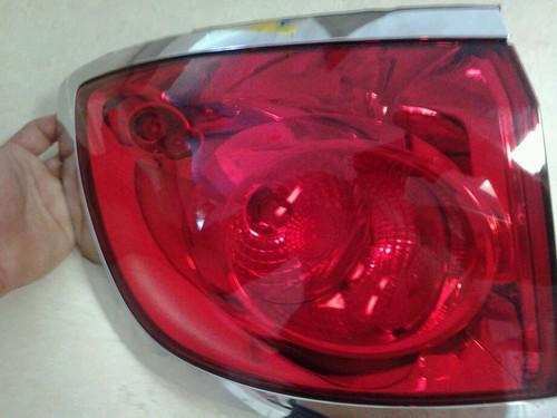 New oem buick enclave 08 - 12 d.s rear taillight