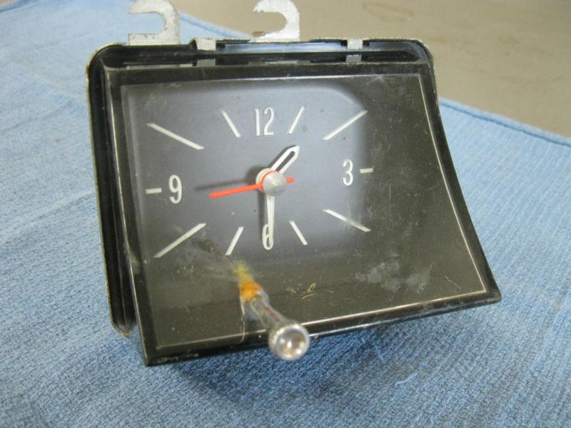 1969 70 pontiac catalina bonneville  dash clock  913