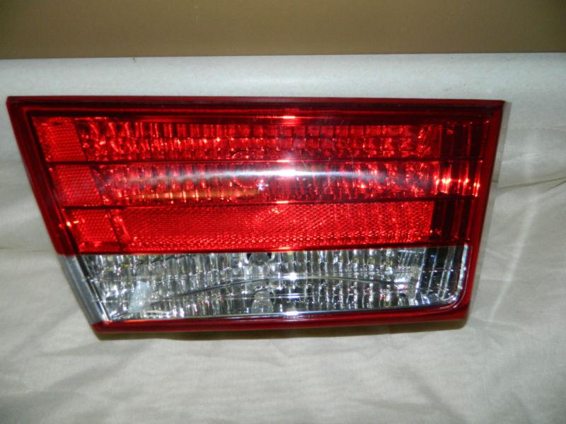 Hyundai sonata left driver side inner trunk lid backuptail light oem 2006-2008