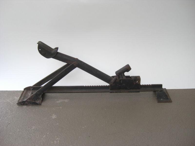 VINTAGE 1960-80 CAR / AUTO SIDE LIFT JACK & 3/4