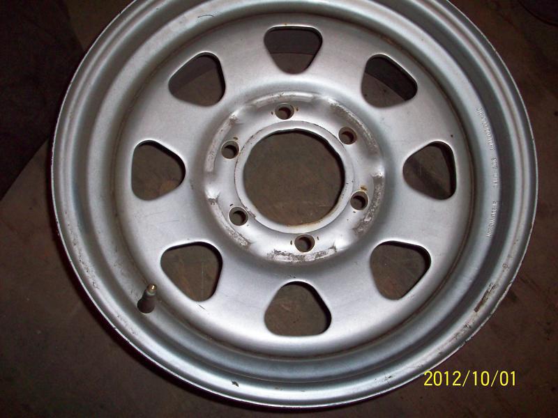 Nissan pathfinder steel wheel 16 x 7   6 lug 2001