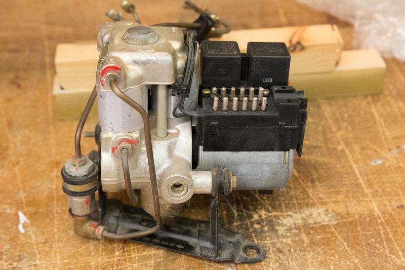 Buy Porsche 964 ABS Pump (Bosch) in Poway, California, US, for US 50.00