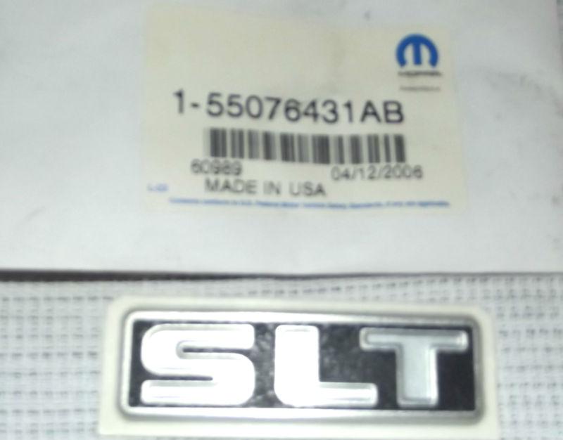 Dodge durango dakota slt nameplate emblem oem mopar 55076431ab door badge