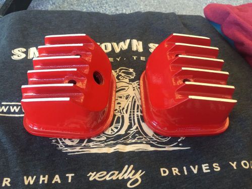 Red finned alum. briggs &amp; stratton vanguard v-twin valve covers pair cushman