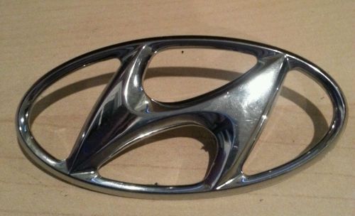 2004 hyundai xg emblem