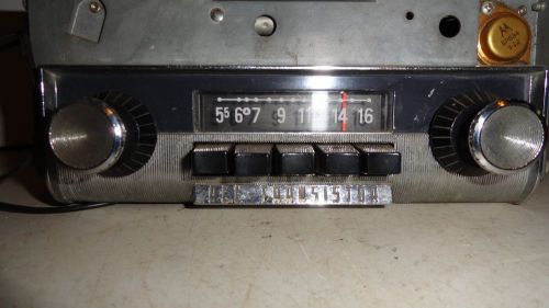 Vintage motorola all transister car radio.part number 1223074.see all pics below