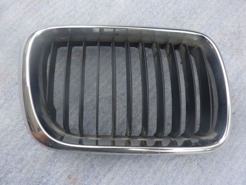 95 96 97 98 99 bmw 328i 3 series  right side kidney grille  51138195094