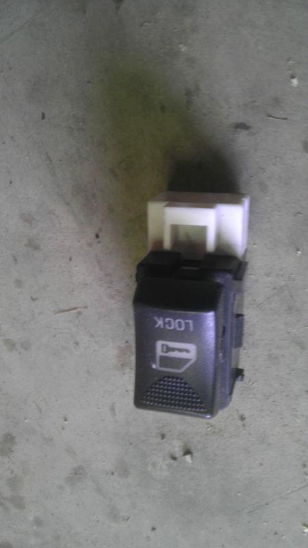 2000-05 monte carlo passenger power lock switch