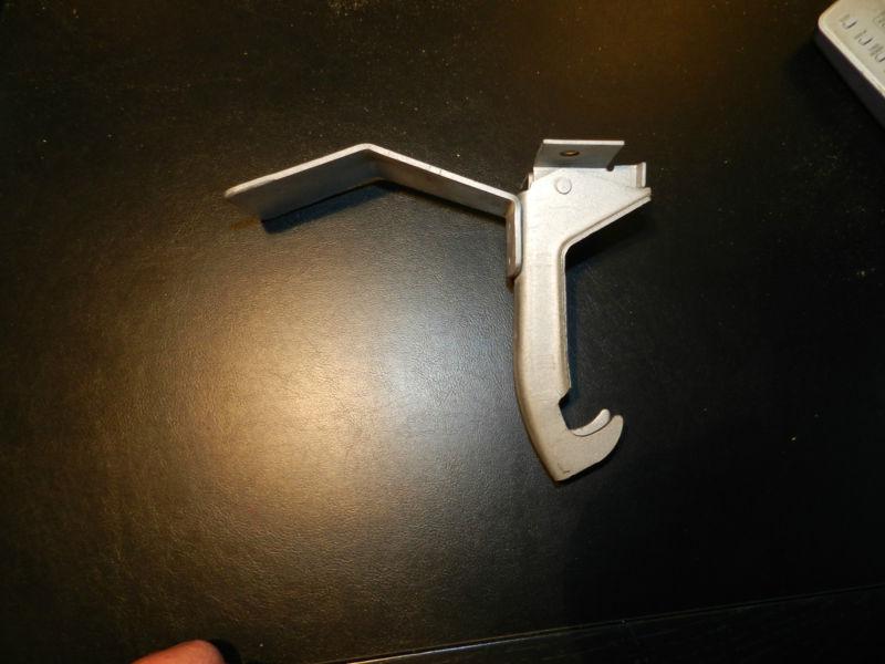 Almost show hood safety latch 71-72-73-74 charger/se/rt 71 date code