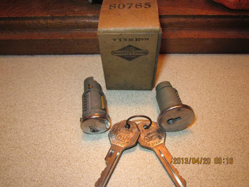 Rare gm  ignition and door lock set