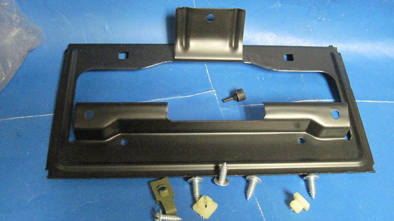 MOPAR FRONT LISCENSE PLATE MTG.BRKT.80-83 CORDOBA+MIRADA MLDS.N.O.S., US $32.99, image 2