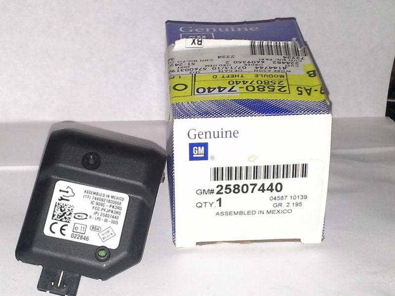Gm oem  steering column-antitheft module 25807440 *nib*