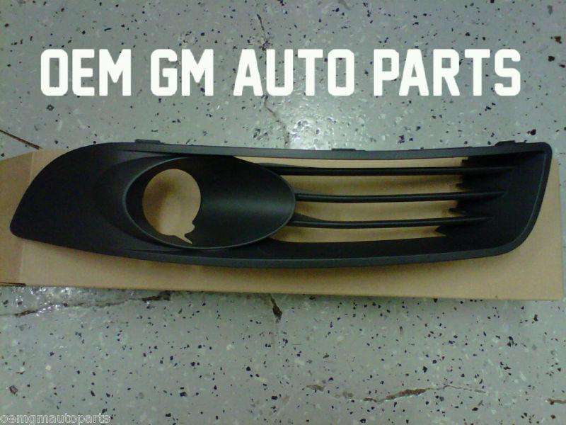 New oem 2010-2011 chevy impala left front fog light grille bezel black 10339892