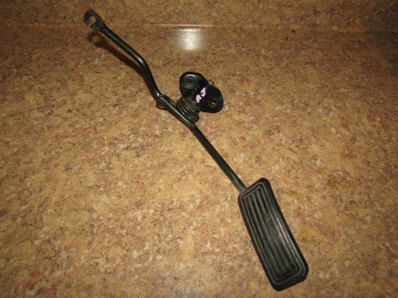 Toyota hilux tacoma pickup truck throttle gas pedal assembly 1996-2004 ,96-04 98
