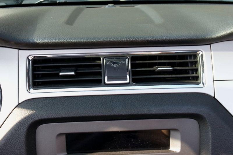 2010-2013 ford mustang dash pony decal with outline