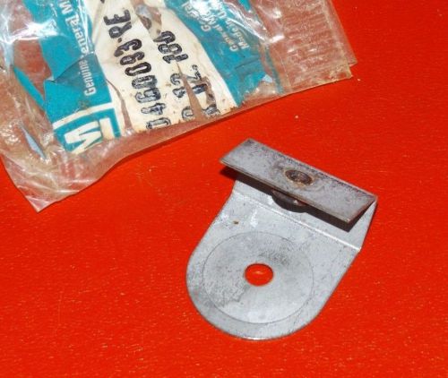 Nos gm 1984 1985 1986 1987 chevrolet celebrity wagon rear air deflector retainer