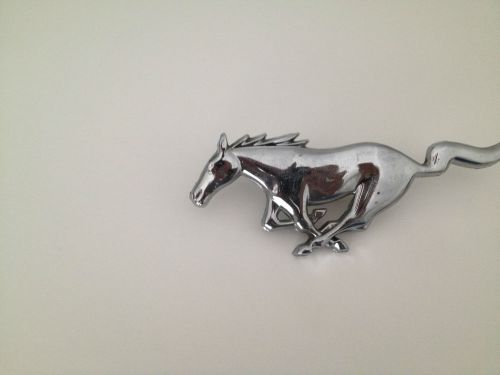 Original .1970  mustang grill  emblem