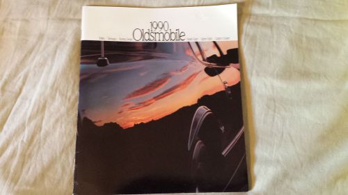 Oldsmobile 1990 brochure: toronado, ninety eight, eighty eight, custom cruiser