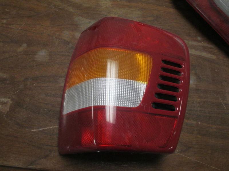 Find JEEP GRAND CHEROKEE RIGHT REAR RT 55155138AC Tail Light Assembly