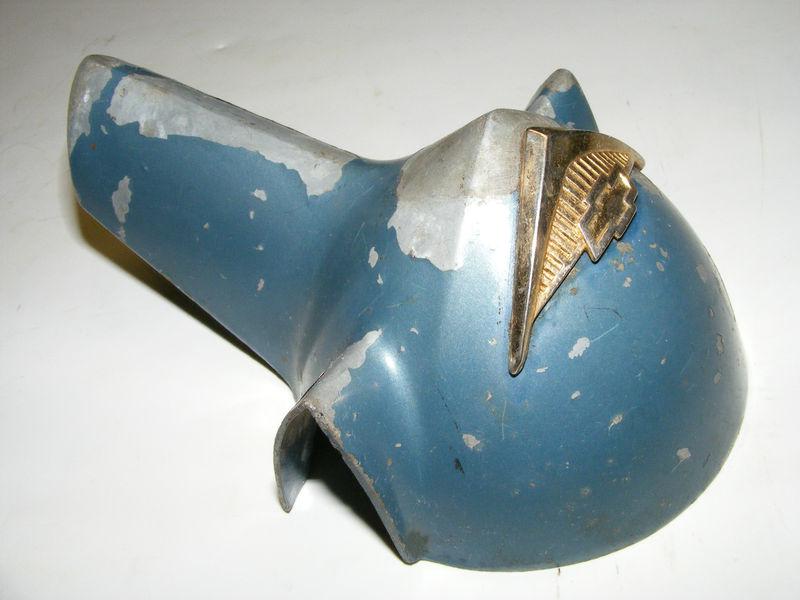 1955 56 CHEVROLET BELAIR HORN BUTTON CENTER CAP GOOD USED OEM STEERING WHEE, US $19.99, image 2