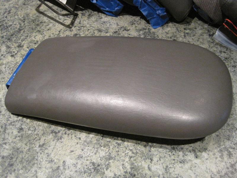 1999 ford expedition center console armrest cover lid top grey